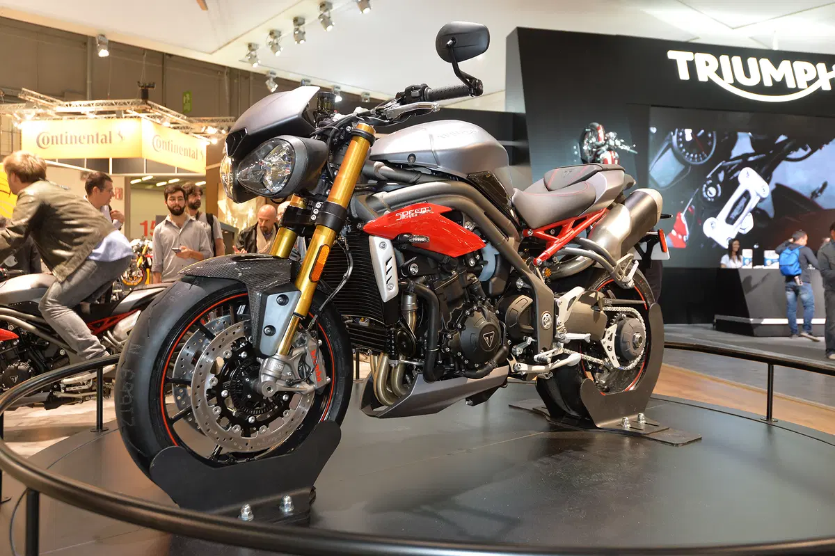 EICMA 2015: Triumph Speed Triple R