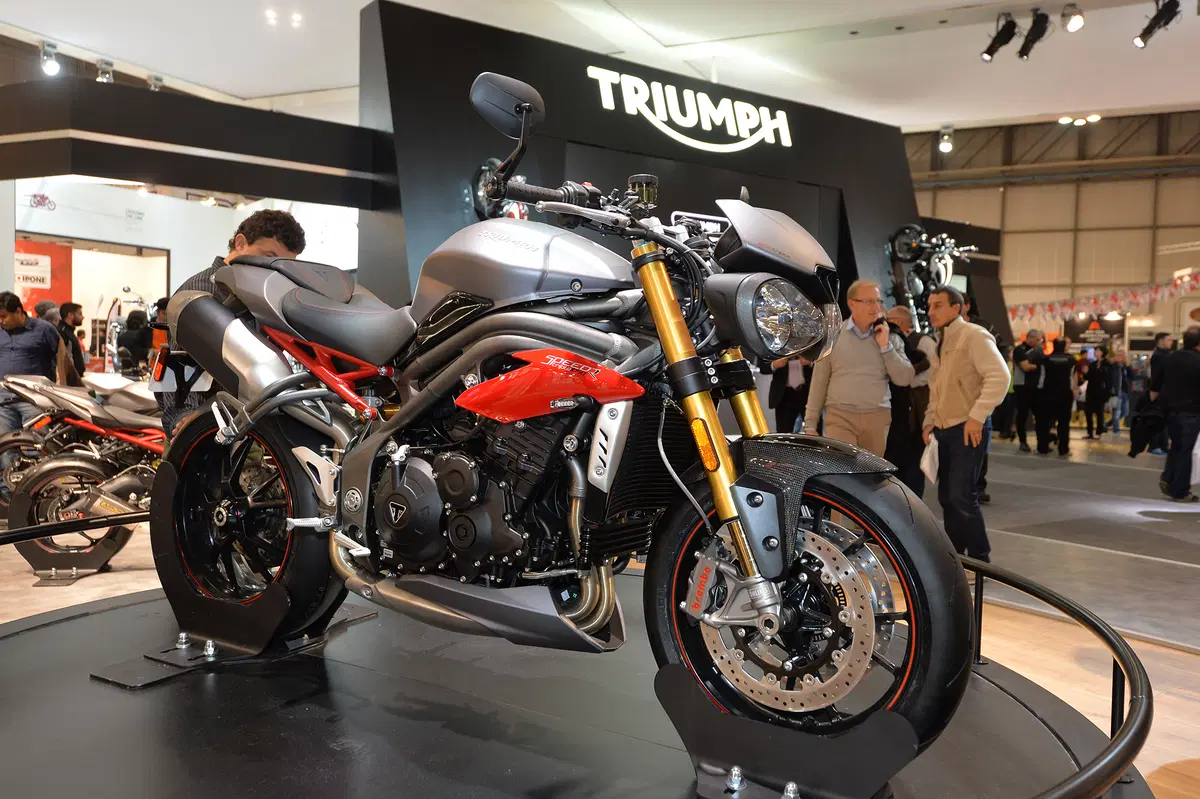 EICMA 2015: Triumph Speed Triple R (4)