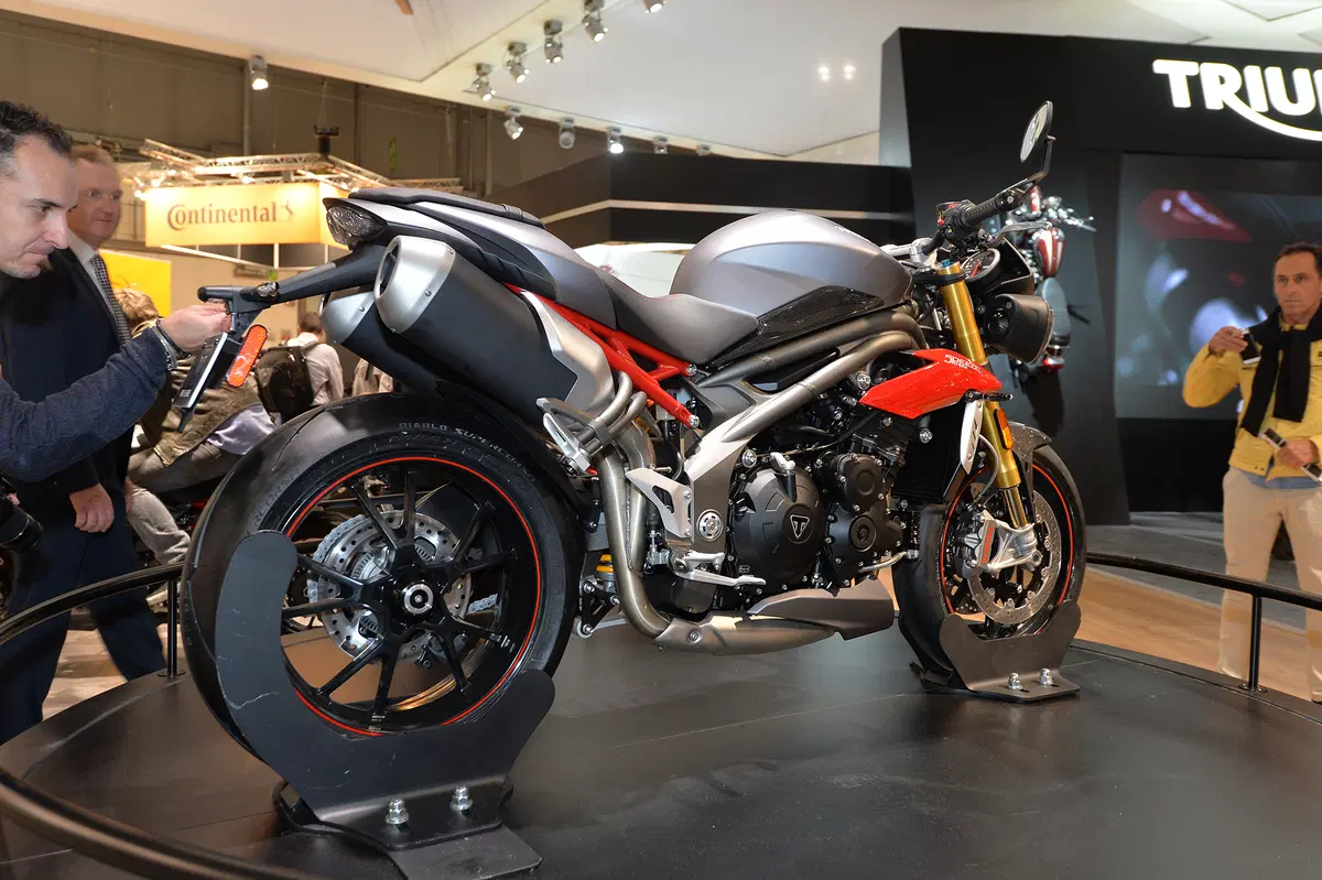 EICMA 2015: Triumph Speed Triple R (7)