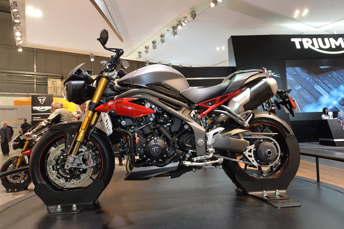 EICMA 2015: Triumph Speed Triple R (8)