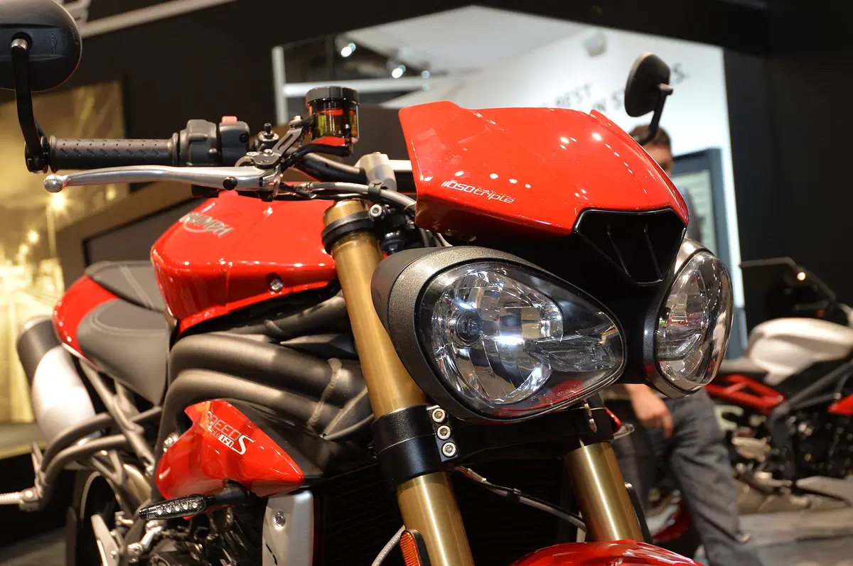 EICMA 2015: Triumph Speed Triple S  (4)