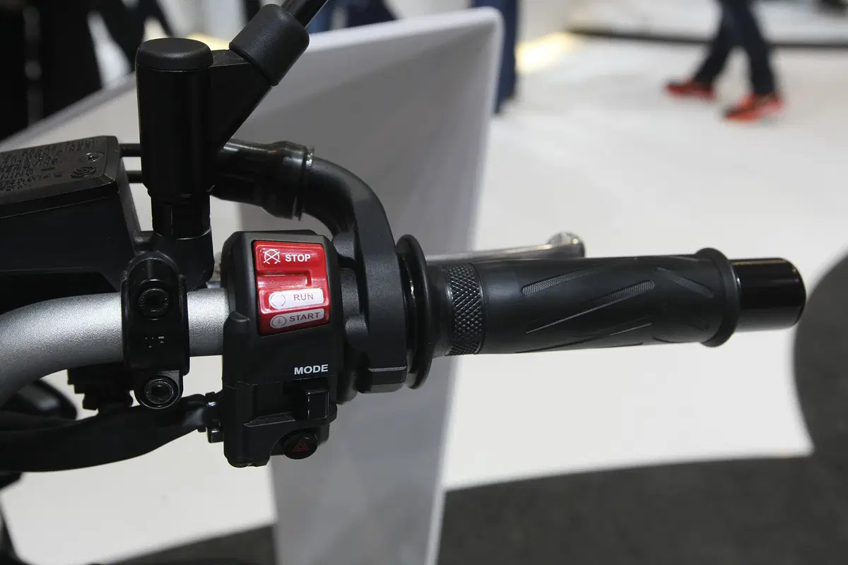 EICMA 2015: Yamaha MT-10 DARKSIDEOFGIAPAN (11)