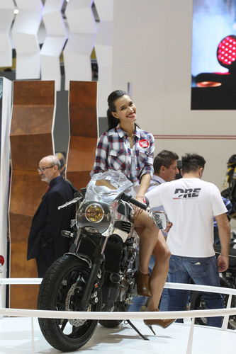 EICMA 2015: Le ragazze più belle del Salone di Milano (4)