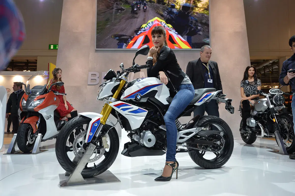 EICMA 2015: Le ragazze più belle del Salone di Milano (12)