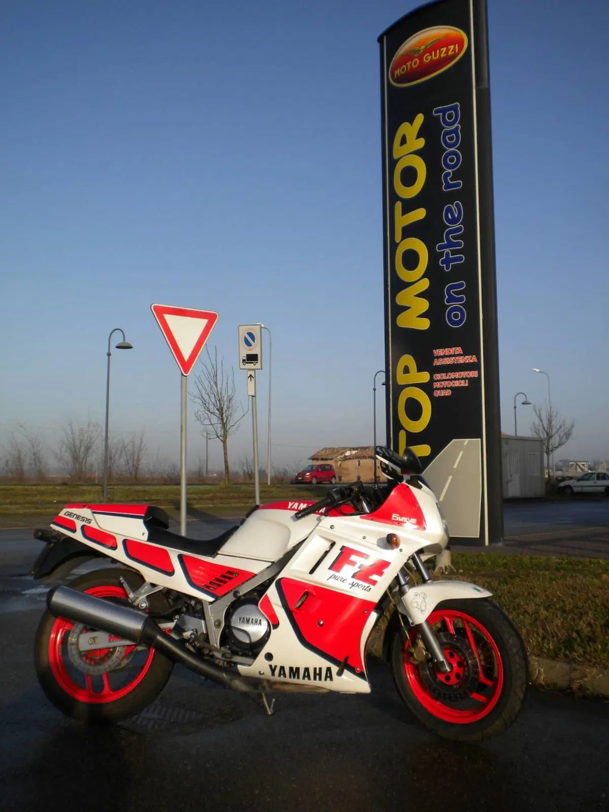 Yamaha FZ750 (5)