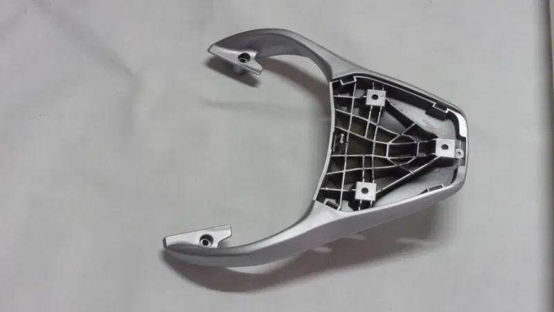 PORTAPACCO POSTERIORE ORIGINALE PIAGGIO BEVERLY (3)