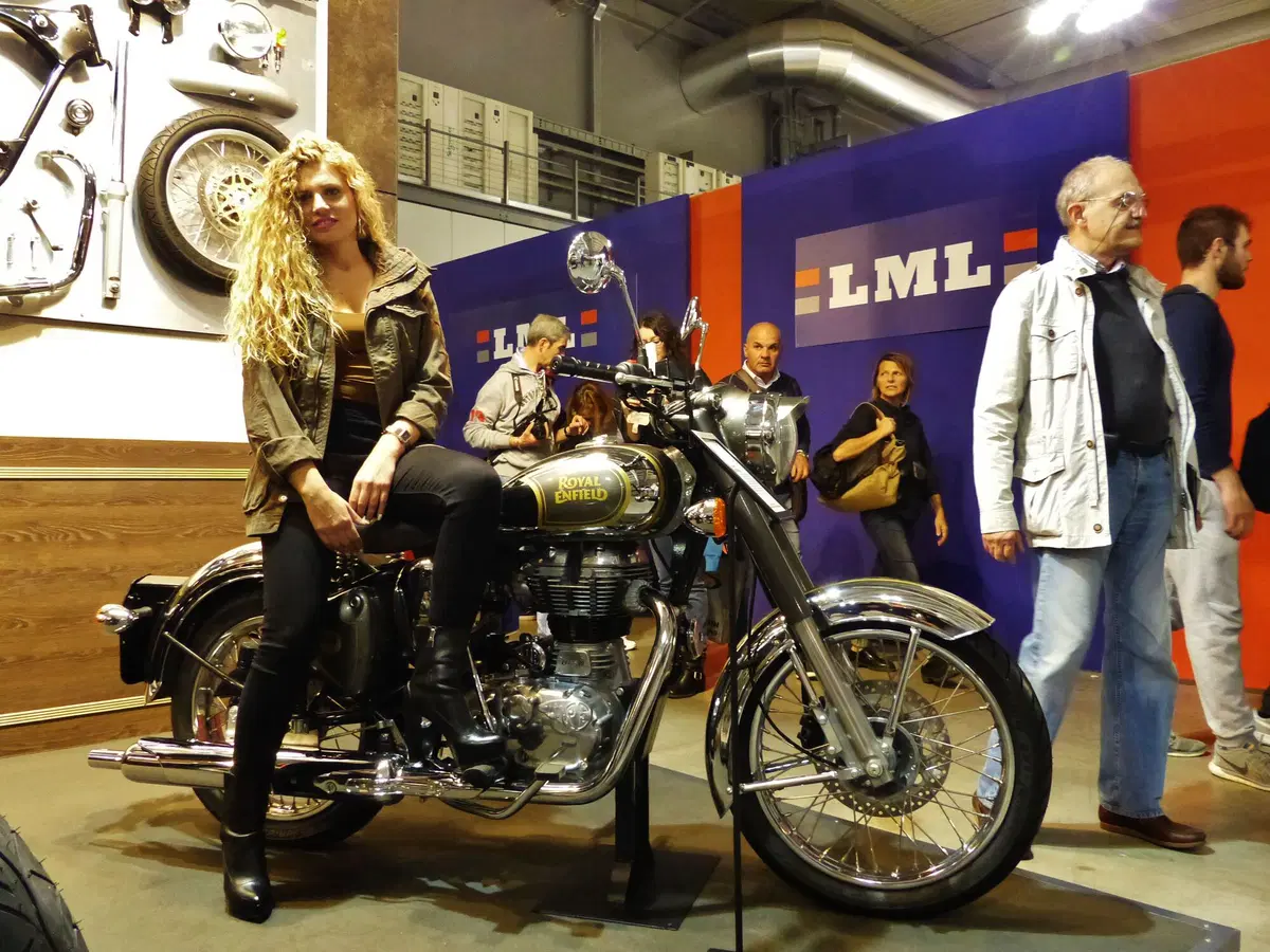 EICMA 2015: Royal Enfield Continental GT, Bullet e Classic (4)