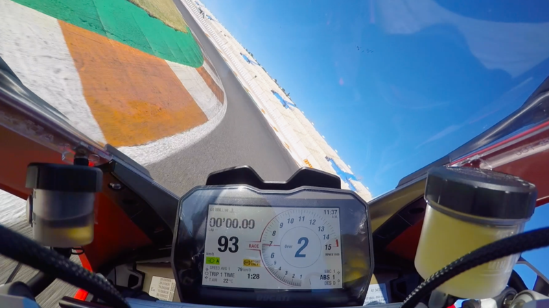 Ducati Panigale V4: un giro onboard sulla versione Performance!
