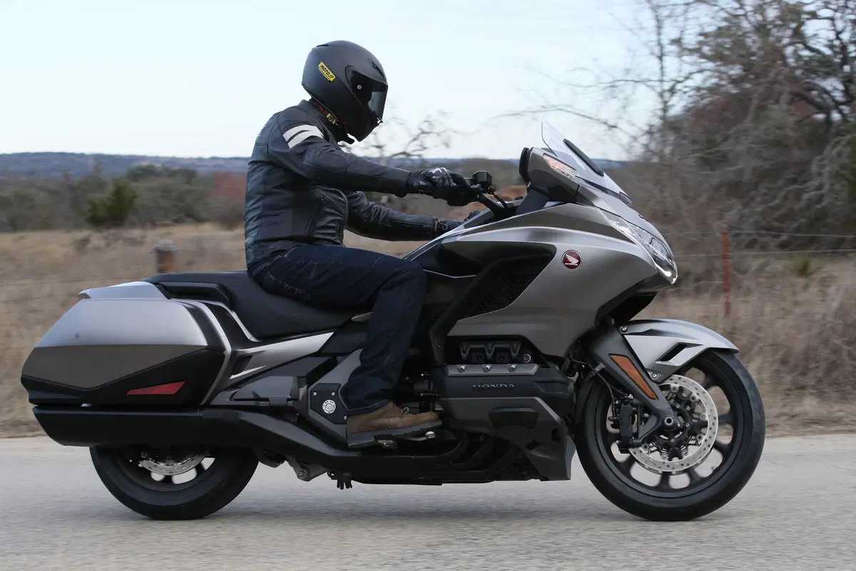 Honda GL 1800 Gold Wing 2018. Cambia tutta e si fa in tre (6)
