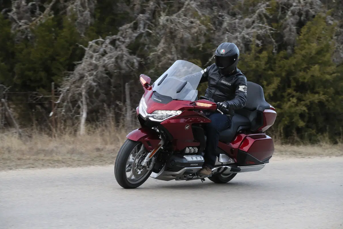 Honda GL 1800 Gold Wing 2018. Cambia tutta e si fa in tre (11)