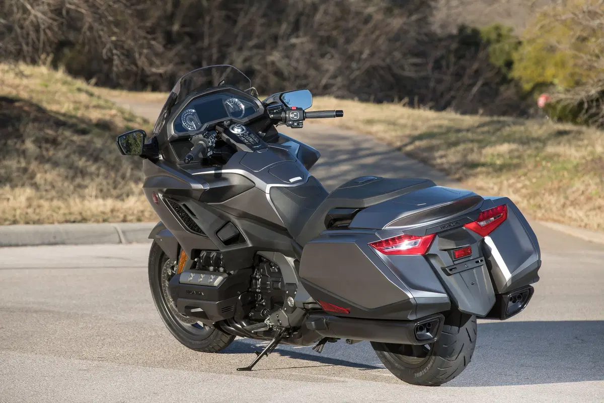 Honda GL 1800 Gold Wing 2018. Cambia tutta e si fa in tre (48)