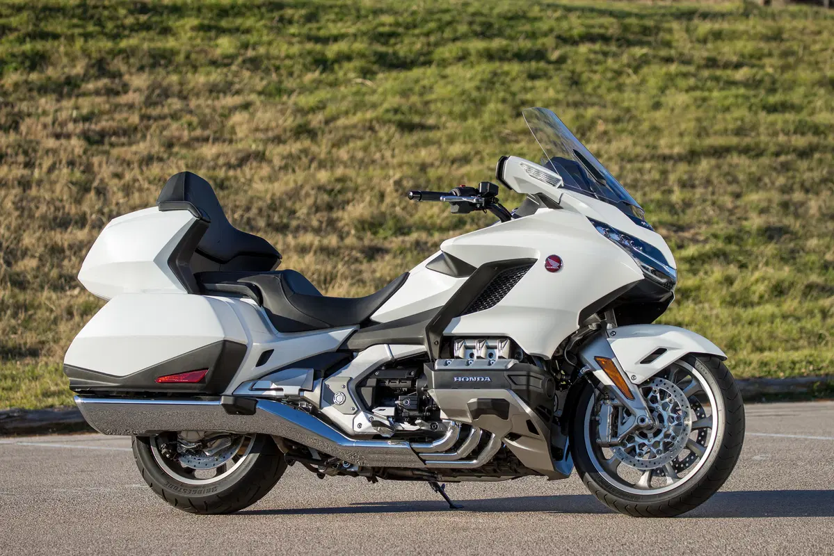 Honda GL 1800 Gold Wing 2018. Cambia tutta e si fa in tre (46)