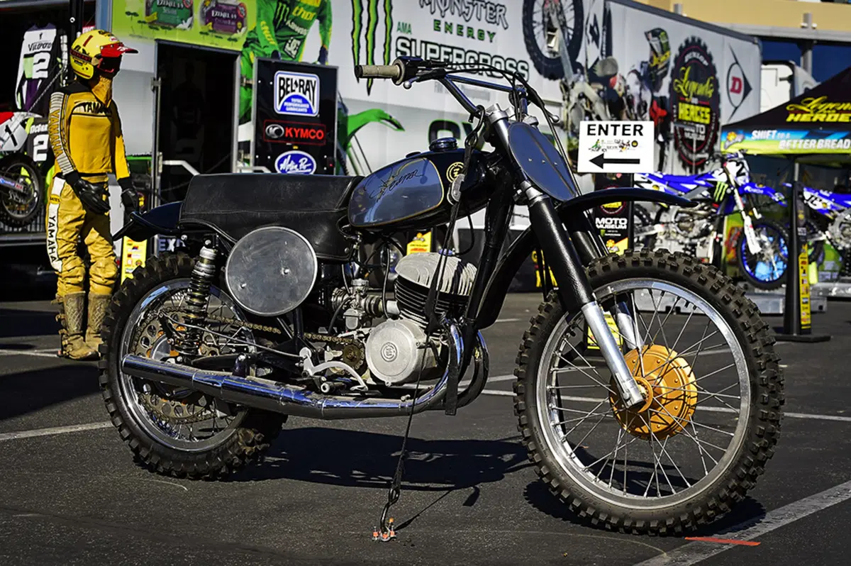 Gallery AMA SX: Anaheim-II (18)