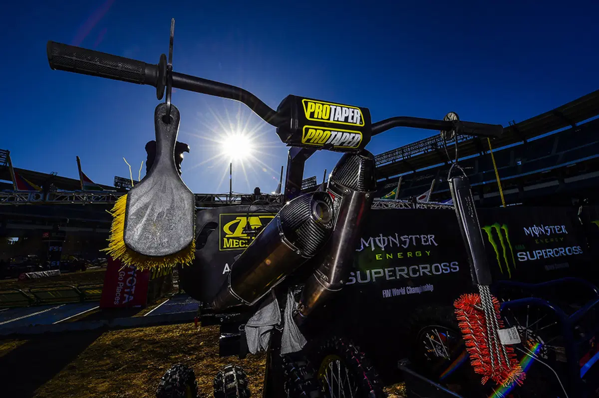 Gallery AMA SX: Anaheim-II (80)