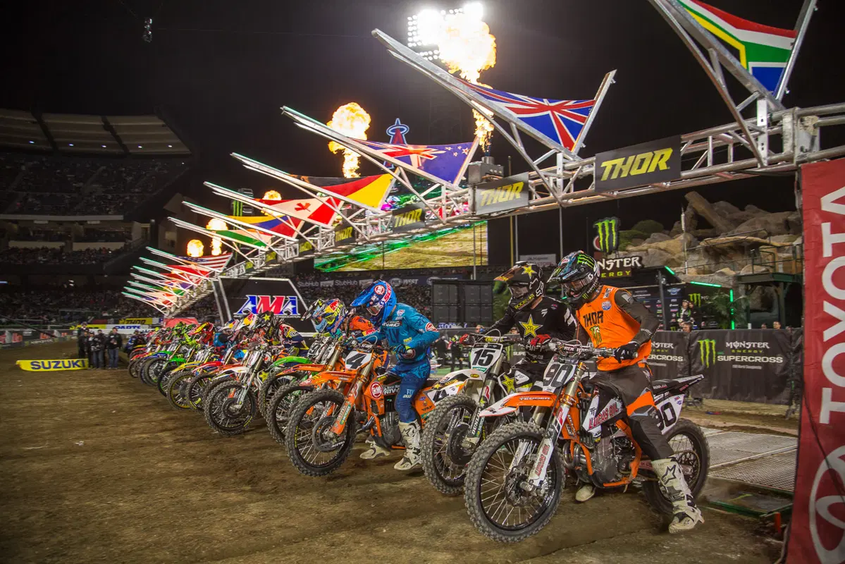 Ride in the USA: Anaheim-II, caos organizzato