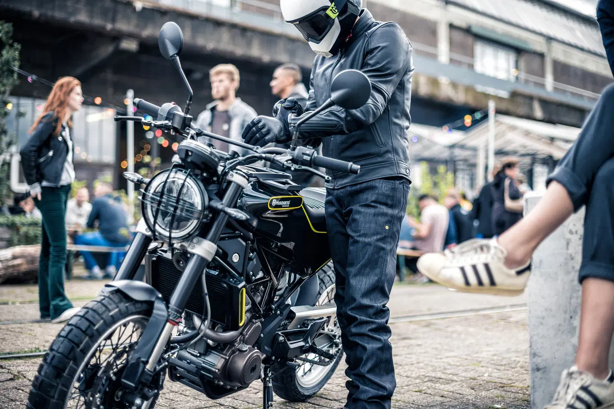 Husqvarna: Vitpilen a Svartpilen in arrivo! Cilindrate e prezzi (7)