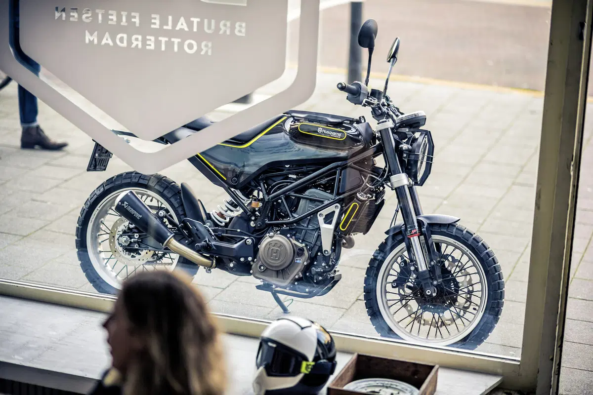Husqvarna: Vitpilen a Svartpilen in arrivo! Cilindrate e prezzi (9)