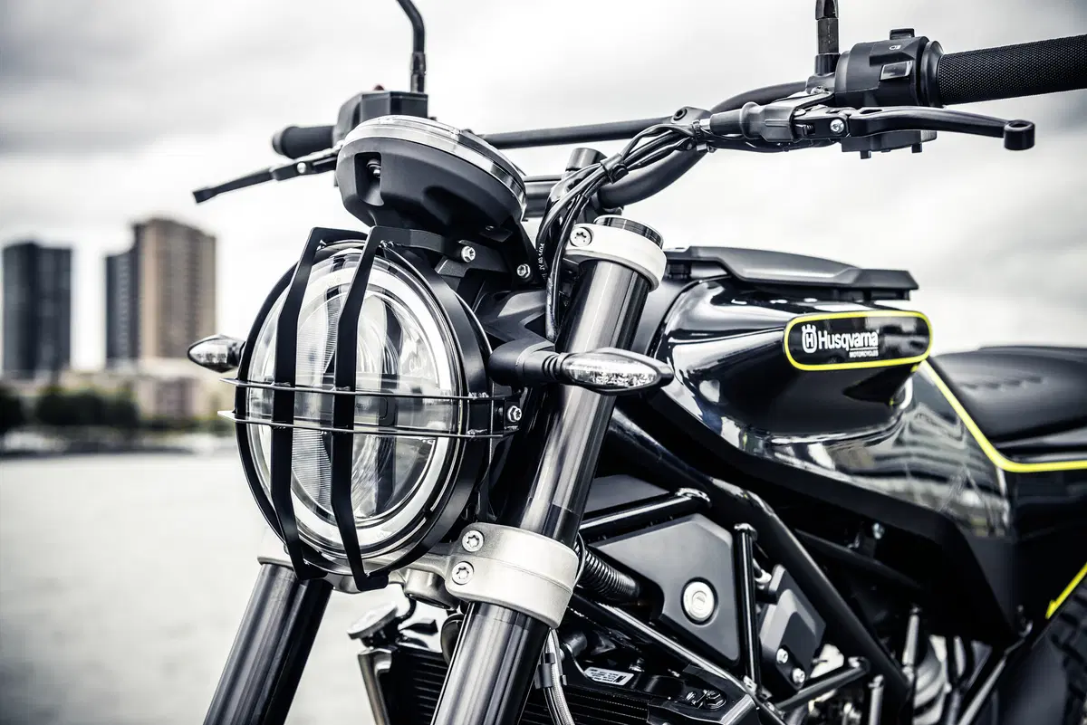 Husqvarna: Vitpilen a Svartpilen in arrivo! Cilindrate e prezzi (10)