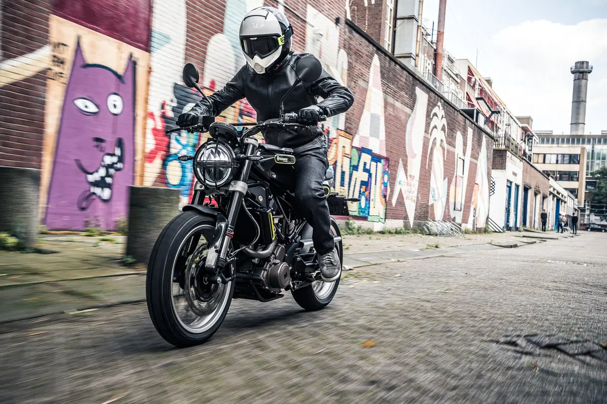 Husqvarna: Vitpilen a Svartpilen in arrivo! Cilindrate e prezzi (15)