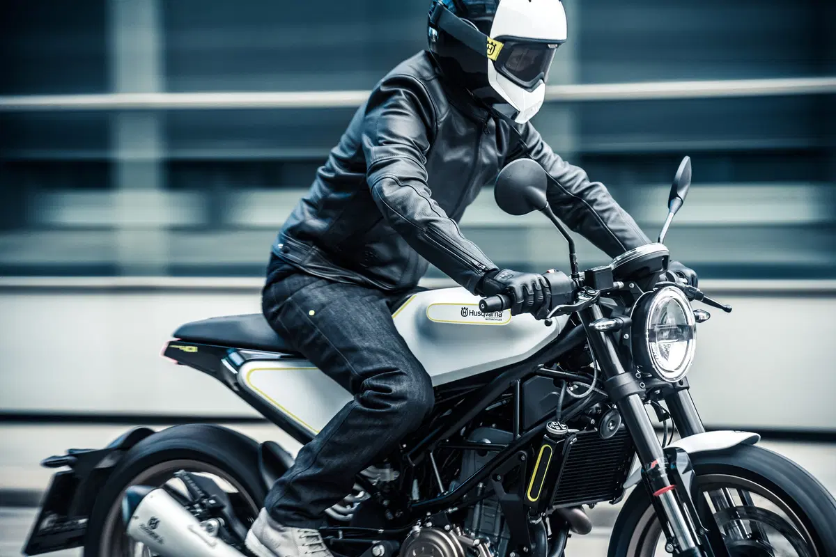 Husqvarna: Vitpilen a Svartpilen in arrivo! Cilindrate e prezzi (37)