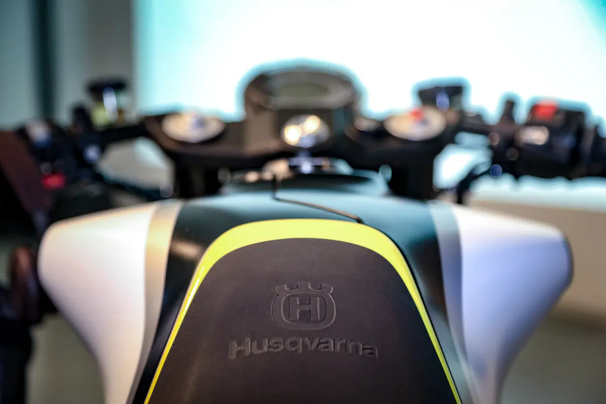 Husqvarna: Vitpilen a Svartpilen in arrivo! Cilindrate e prezzi (40)