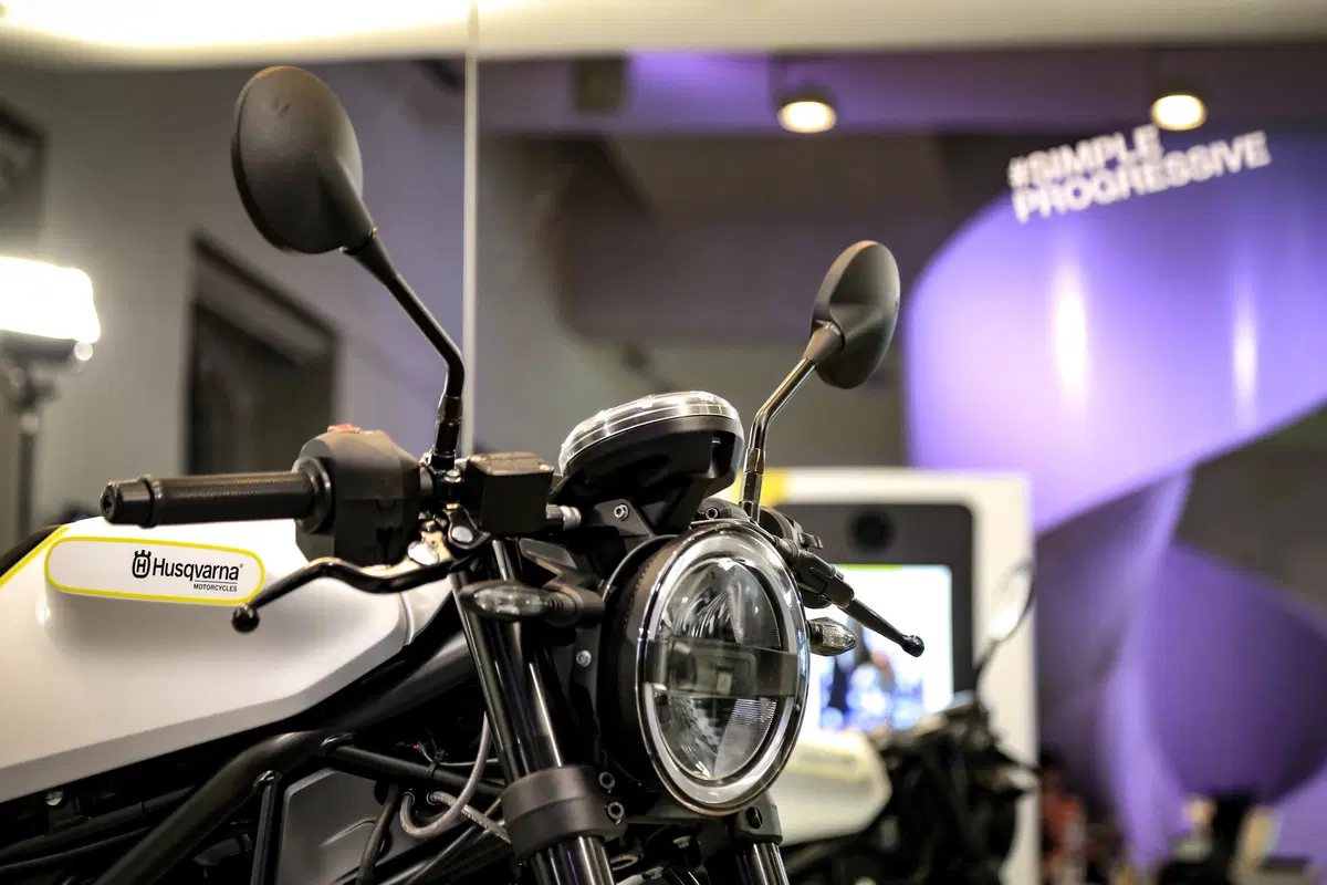 Husqvarna: Vitpilen a Svartpilen in arrivo! Cilindrate e prezzi (41)
