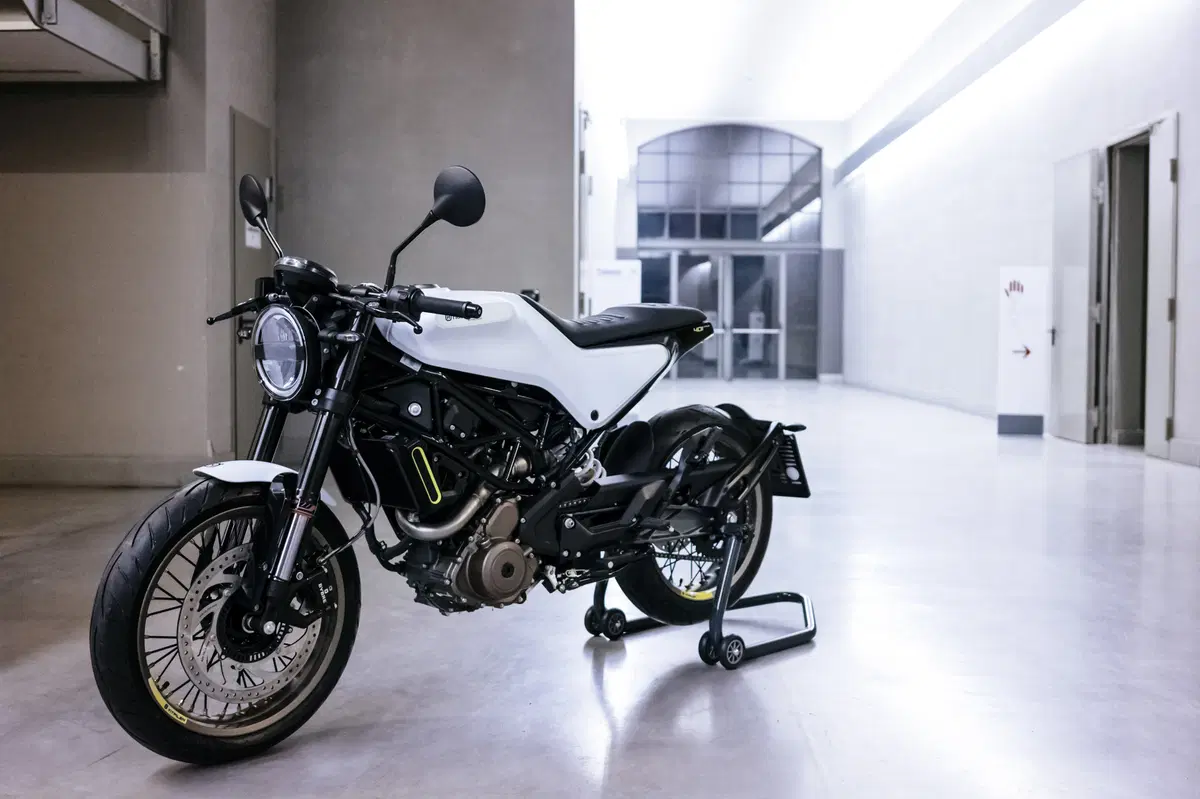 Husqvarna: Vitpilen a Svartpilen in arrivo! Cilindrate e prezzi (43)