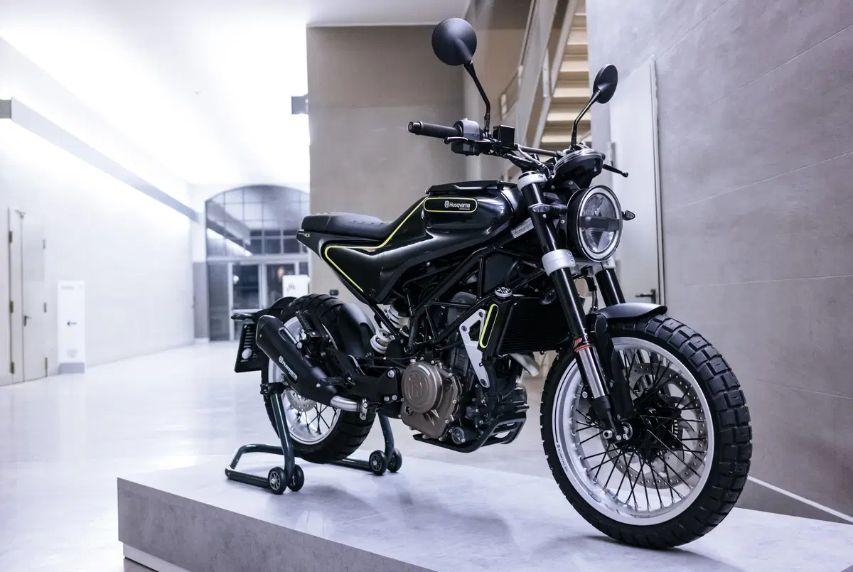 Husqvarna: Vitpilen a Svartpilen in arrivo! Cilindrate e prezzi (44)