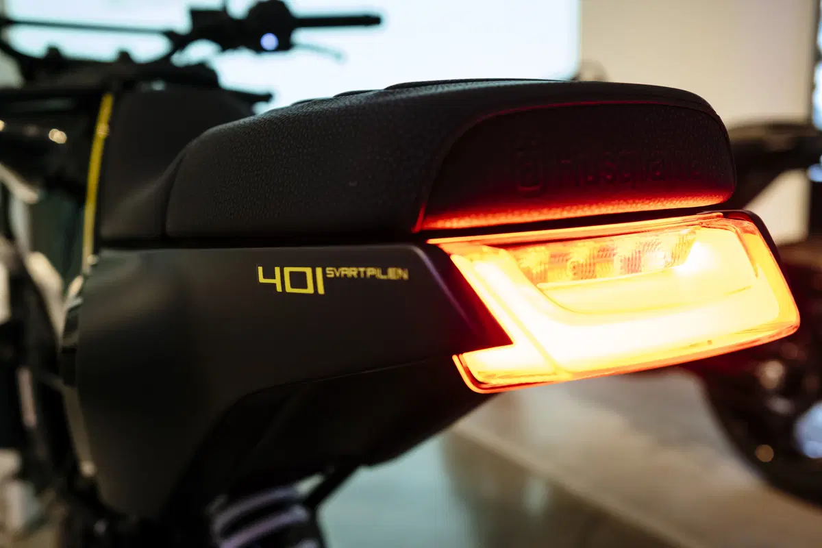 Husqvarna: Vitpilen a Svartpilen in arrivo! Cilindrate e prezzi (45)