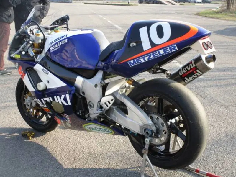 Suzuki GSX R 750 (1996 - 97) (6)