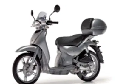 L'affascinante Ruota Alta di Aprilia, il 50cc pi&ugrave; venduto d'Italia, si rinnova nella tradizione