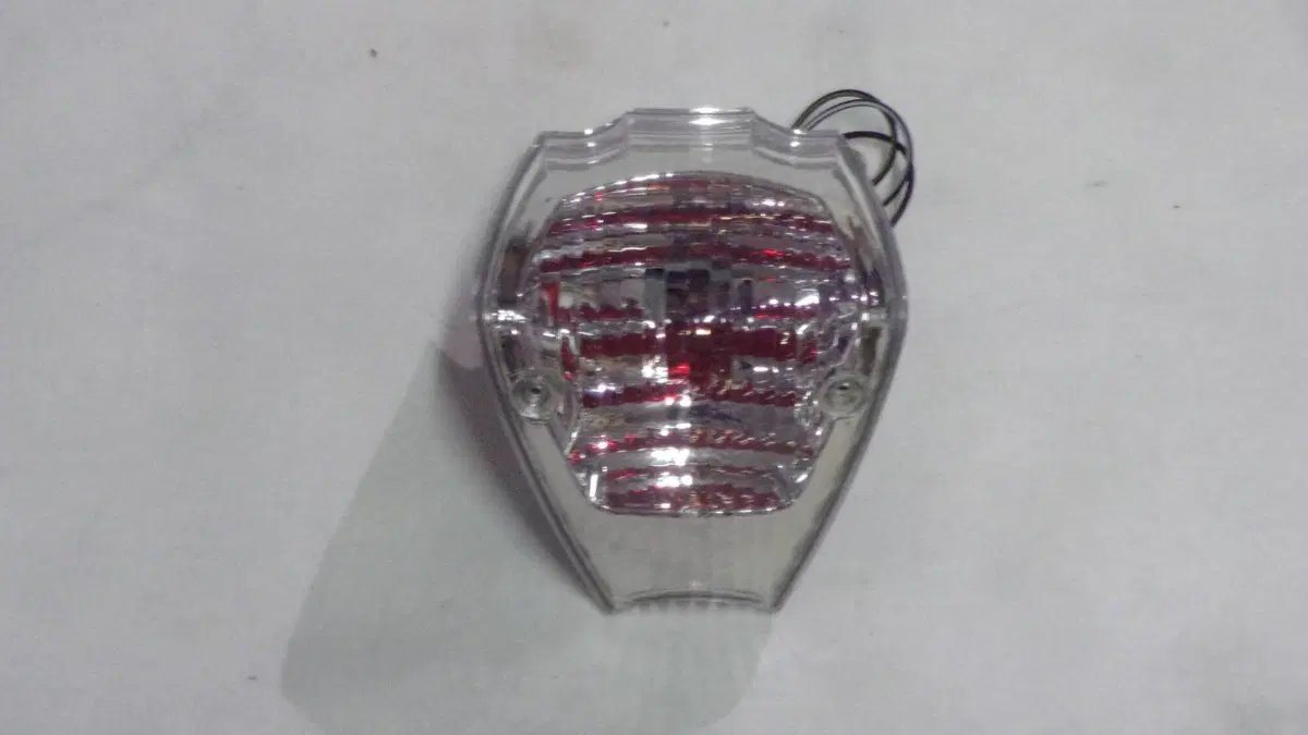 FANALE POSTERIORE PIAGGIO FLY (2)