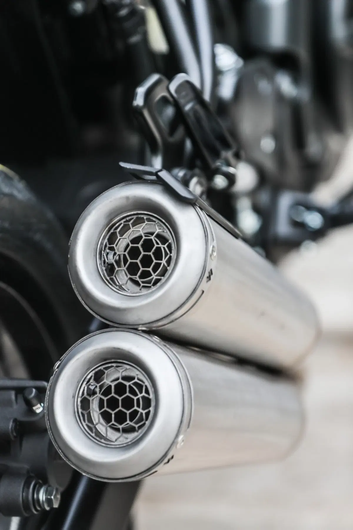 Suzuki SV650X. Il test della cafè racer di Hamamatsu (4)