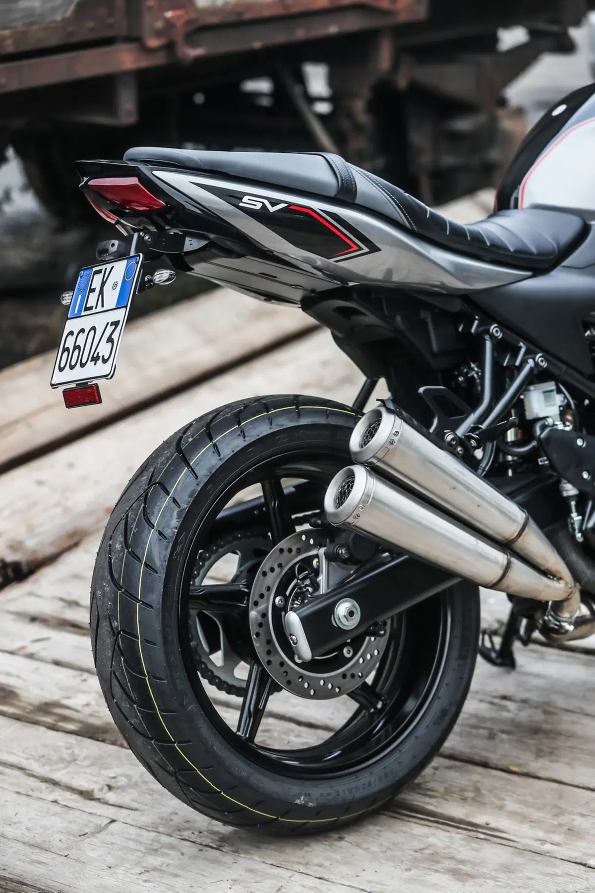 Suzuki SV650X. Il test della cafè racer di Hamamatsu (7)