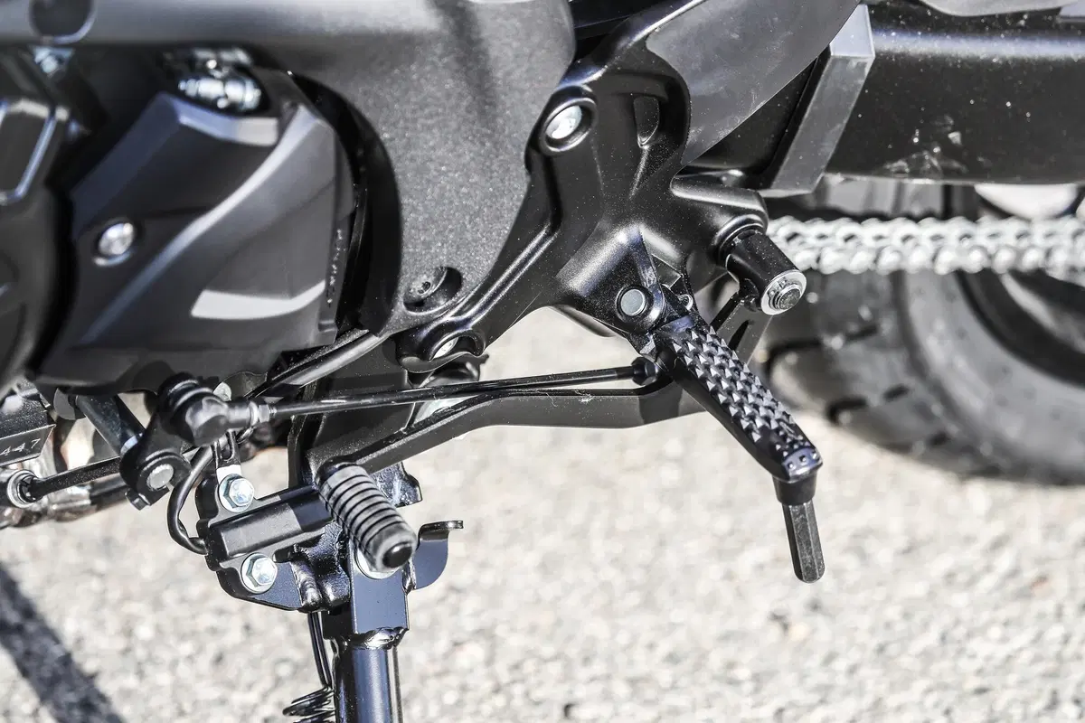 Suzuki SV650X. Il test della cafè racer di Hamamatsu (10)