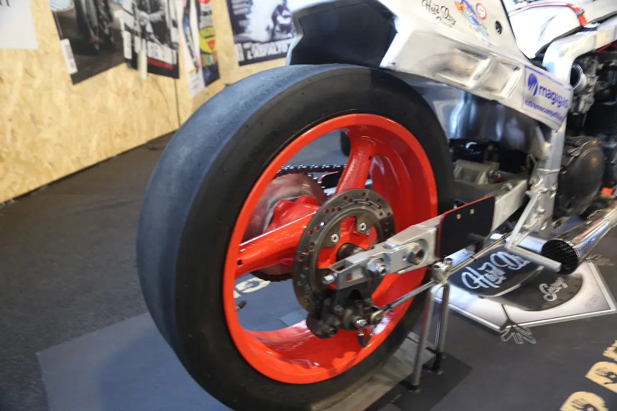 Hard Drag Garage Suzuki GSX-R "La China" (2)