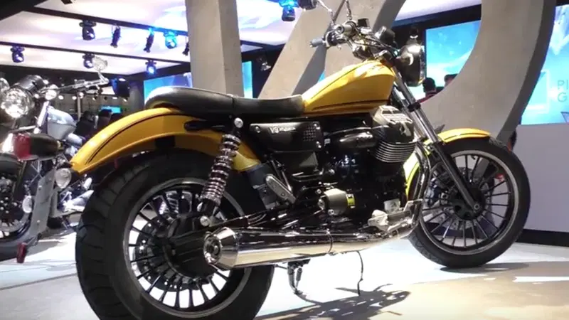 Moto Guzzi V9, il video