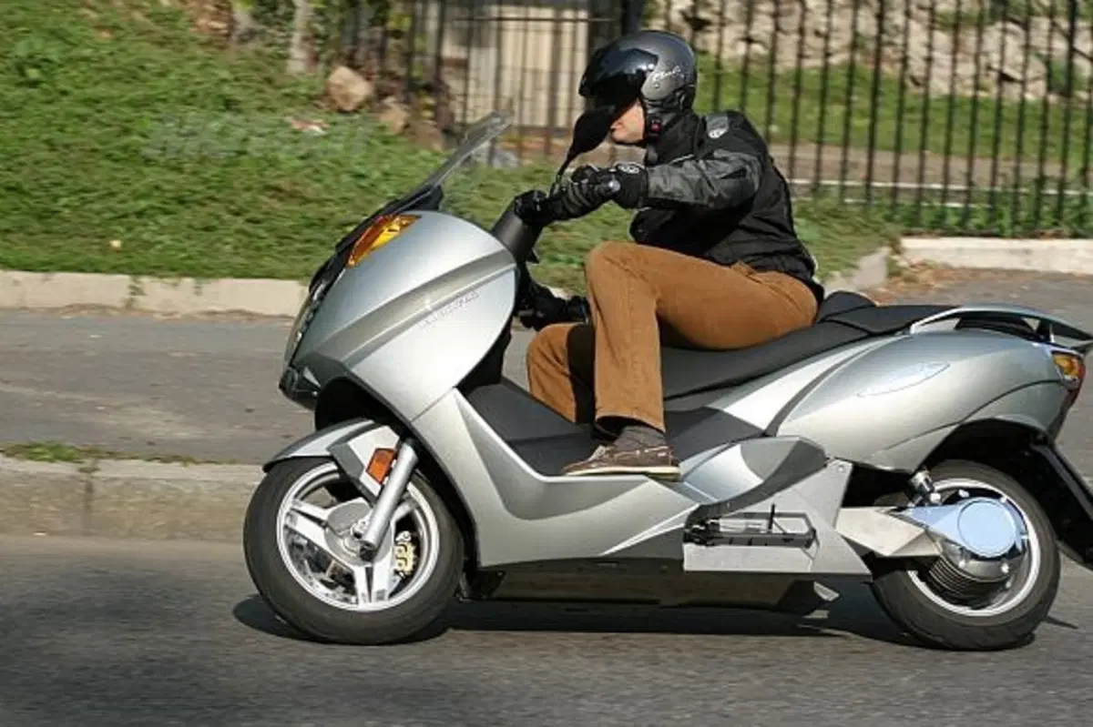 Vectrix all'EICMA 2007, quando l'elettrico mostra i muscoli (4)