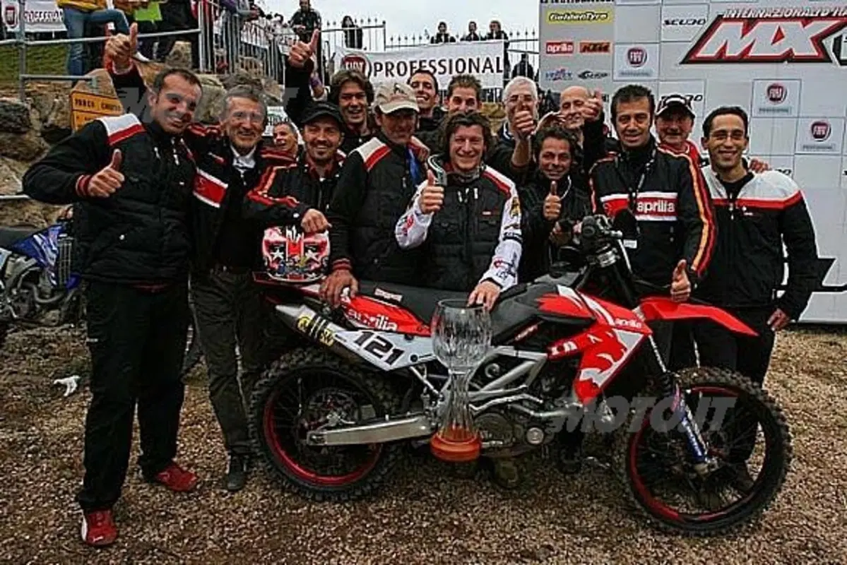 Assoluti d'Italia, Aprilia e Chiodi sul gradino più alto. La prima volta per una bicilindrica (2)