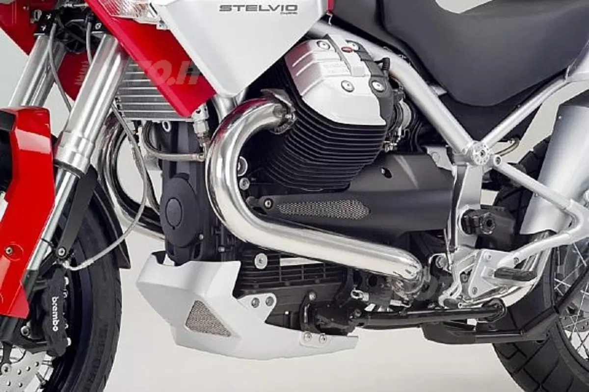 Tante le novità del Gruppo Piaggio. Aprilia presenta Dorsoduro, supermotard da 95 cv. Moto Guzzi int (4)