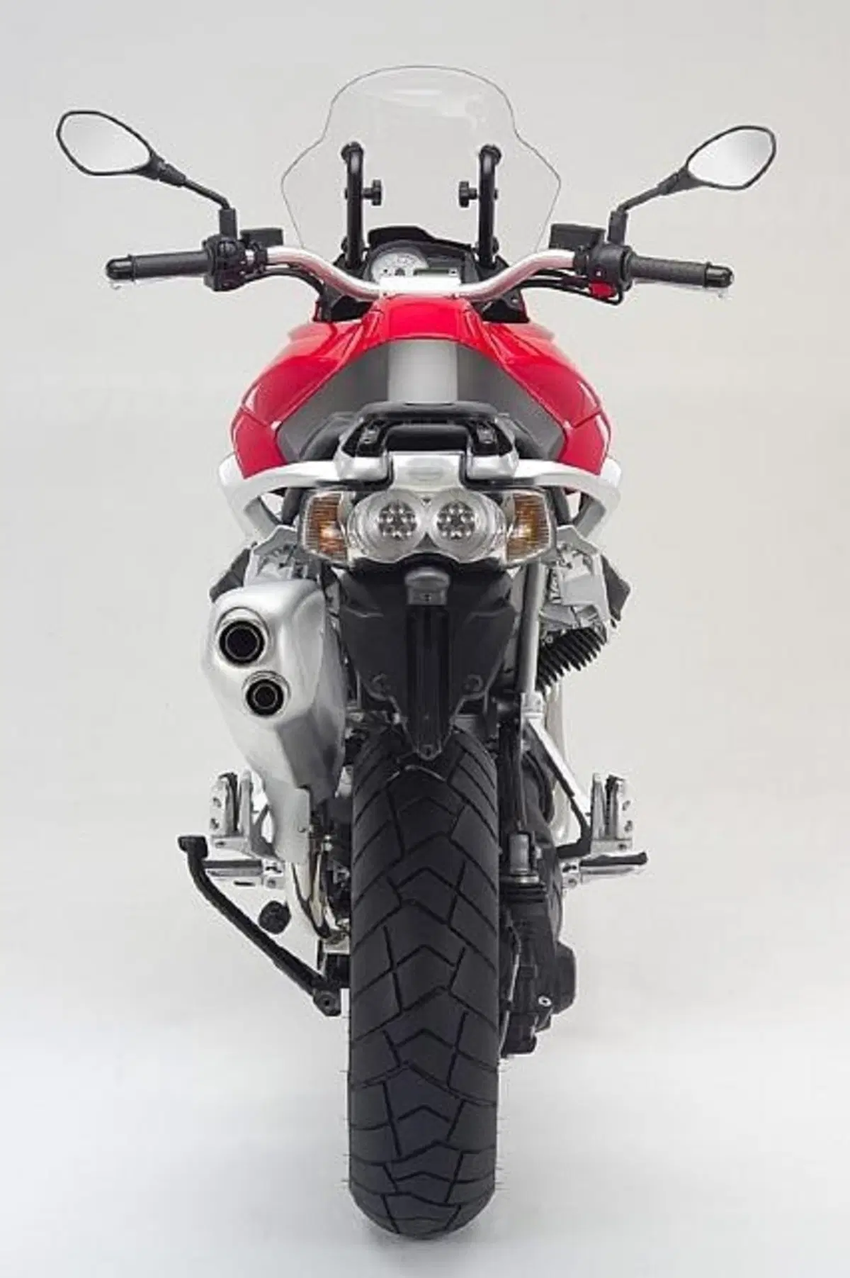 Tante le novità del Gruppo Piaggio. Aprilia presenta Dorsoduro, supermotard da 95 cv. Moto Guzzi int (6)