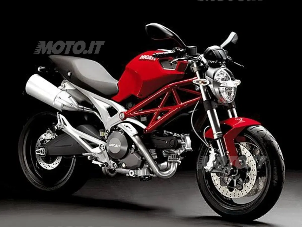 Tolti i veli al nuovo Monster. 696 la sigla, 80 cv per 163 kg i suoi numeri. Anteprima anche per 109 (3)
