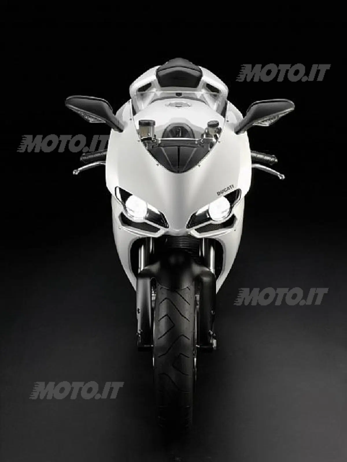 Tolti i veli al nuovo Monster. 696 la sigla, 80 cv per 163 kg i suoi numeri. Anteprima anche per 109 (11)
