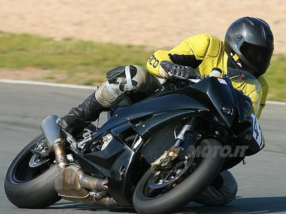 Bmw, le prime foto della K46, sigla che identifica la nuova Superbike. La casa di Monaco ora fa davv