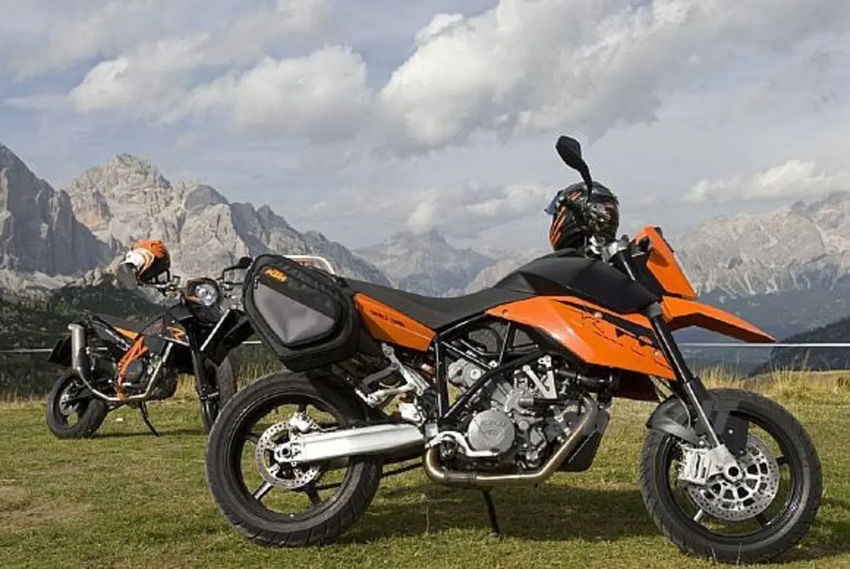 Supermoto 990