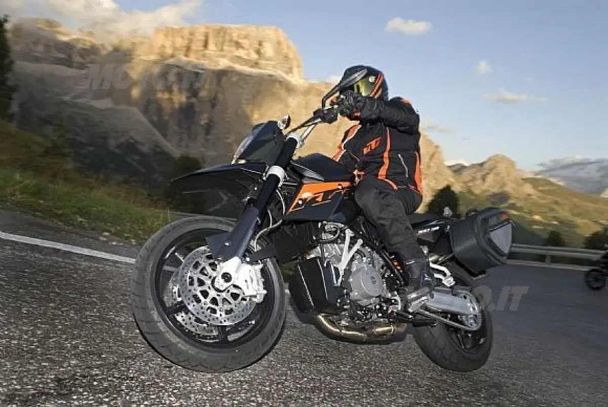 Supermoto 990 (5)