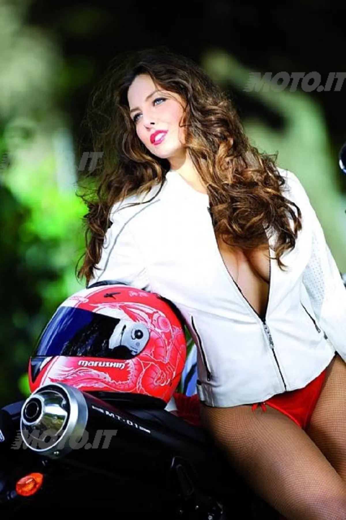 Elisa Sergi, la protagonista del calendario Marushin 2008