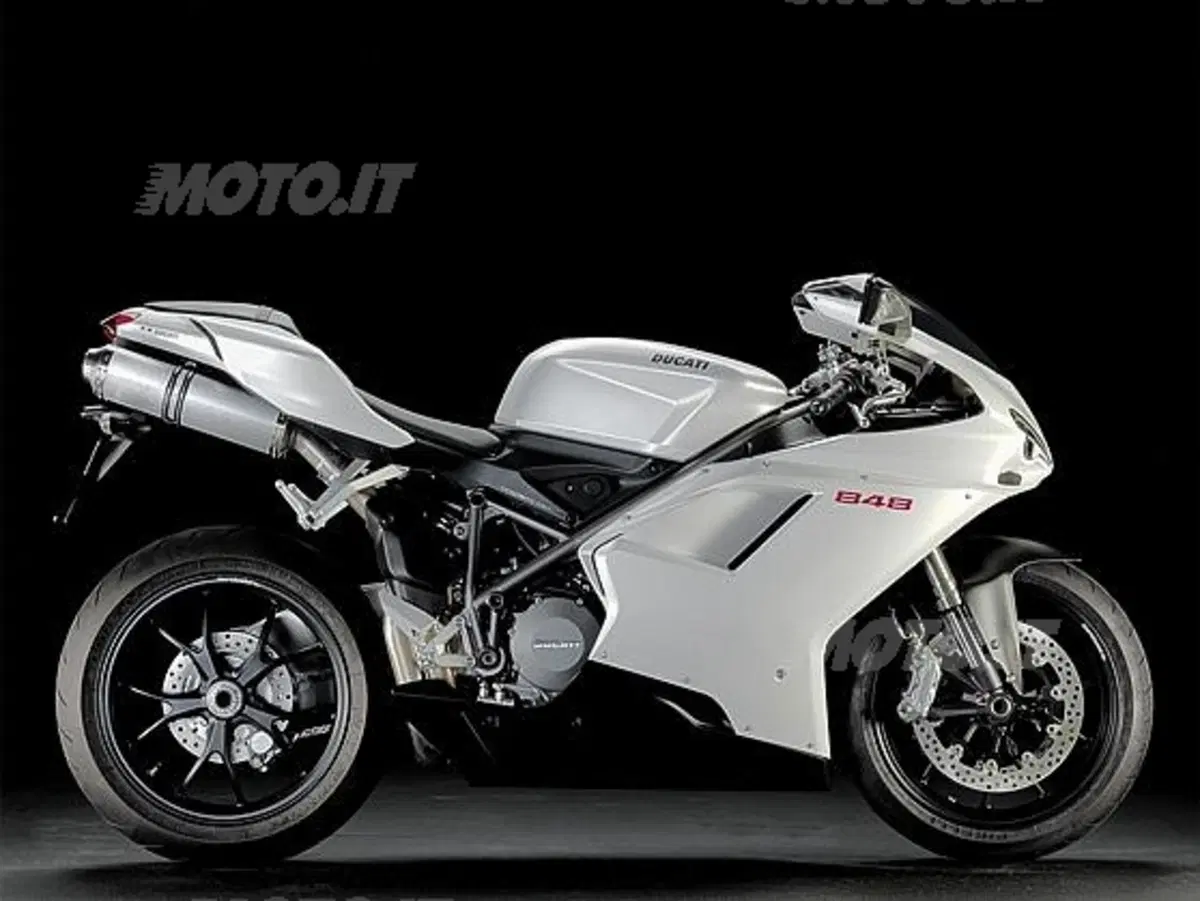 848, prestazioni da Superbike