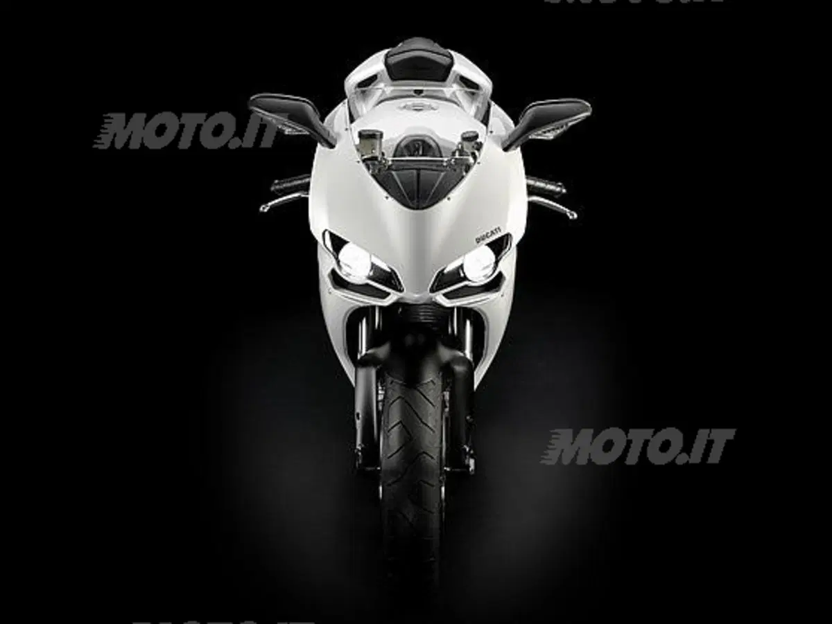 848, prestazioni da Superbike (3)