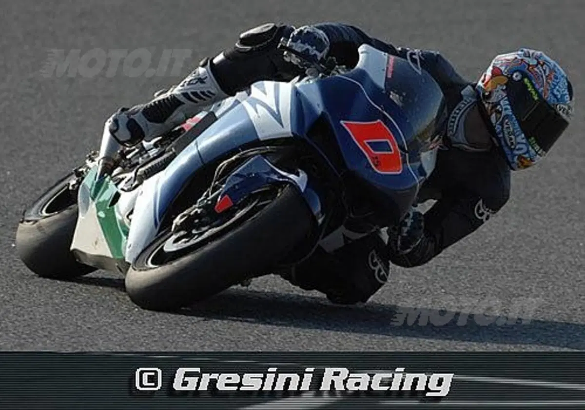 Test pre-mondiale di Jerez. Casey Stoner cade e si infortuna al legamento della spalla (3)